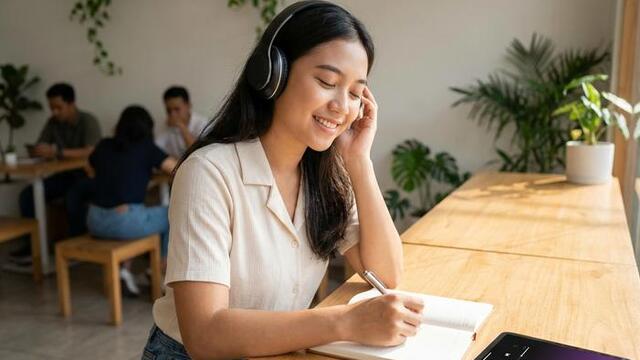 Pengaruh Belajar Auditori terhadap Nilai Listening Bahasa Inggris