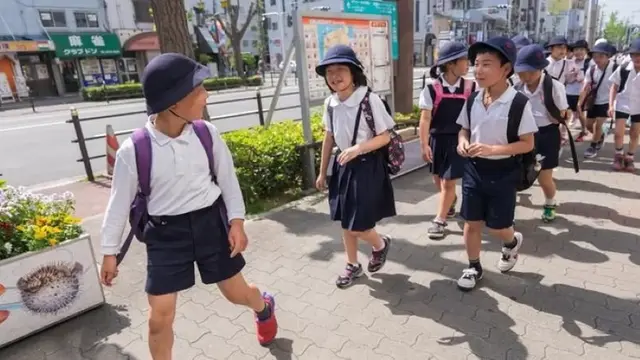 mendidik kemandirian anak