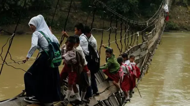 Meningkatkan Akses dan Kualitas Pendidikan di Daerah Terpencil dan Terluar