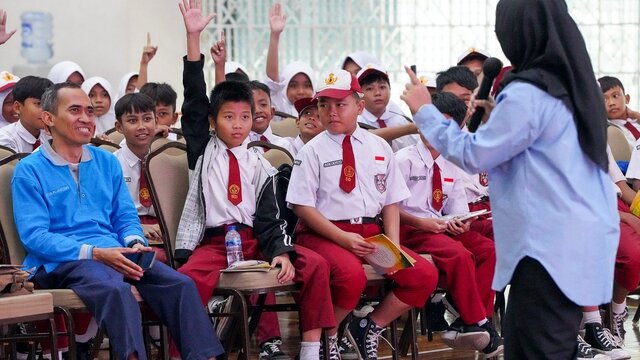 Tantangan Pendidikan Dalam Membangun Karakter Anti-Korupsi di Sekolah